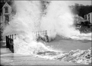 Waves in Saundersfoot, Pembrokeshire