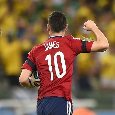 James-Rodriguez with giant locust