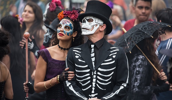 Spectre: Day of the Dead parade