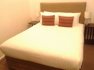 Double bed at Euston Square Hotel