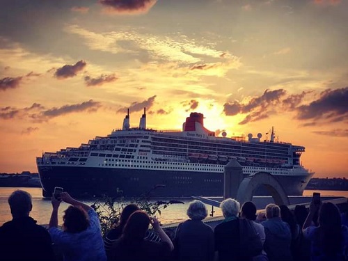 Queen Mary II leaves Liverpool