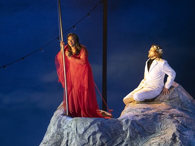 Opera North: Elizabeth Llewellyn (Ariadne), Ric Furman (Bacchus)